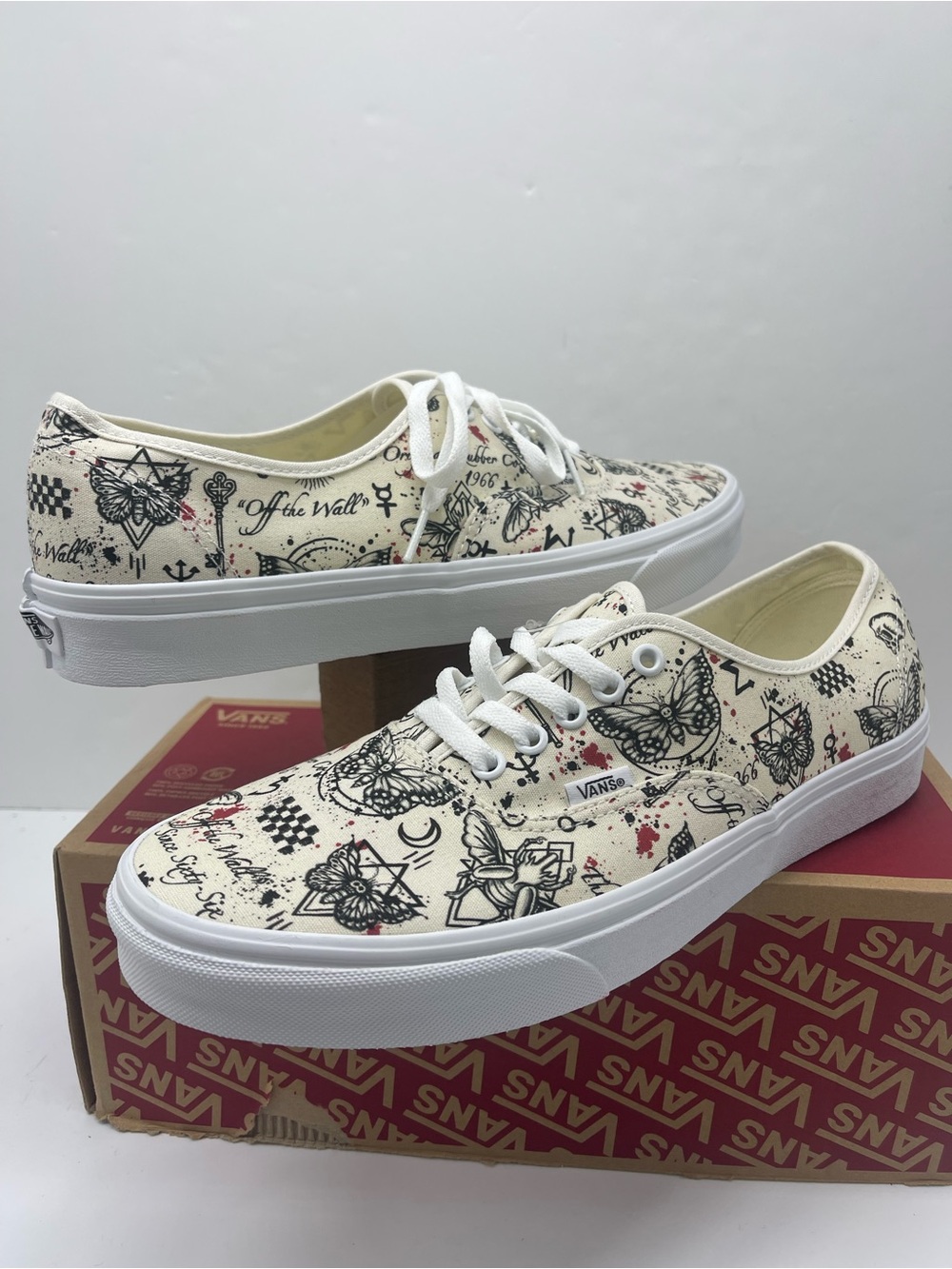 Vans Men’s Autentic Butterfly Journal Marshmallow
VN0A5KS9KIG Sneakers
Tattoo - Picture 9 of 16